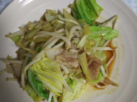 インスタントラーメンの粉末スープで野菜炒め